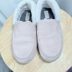 OluKai Ku’una Women's Pink Slippers Size US 7 Shearling, Comfy, Rubber Soles,